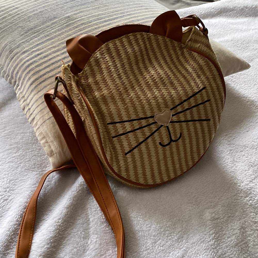 Bag with a purr